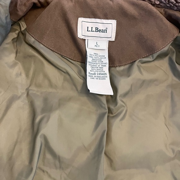 LL Bean Women’s Winter Coat - Picture 4 of 5